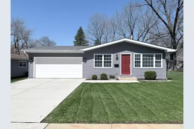 924 Spring Avenue, Saint Charles, IL 60174 - Photo 1