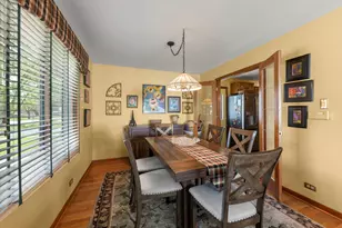 256 S Ellyn Ave, Glen Ellyn, IL 60137 - Photo 4