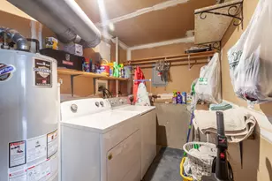 935 Brower Dr, Roselle, IL 60172 - Photo 10