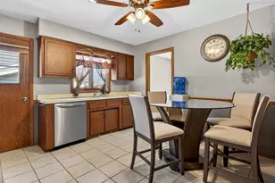 4242 Pinewood Ln, Matteson, IL 60443 - Photo 6