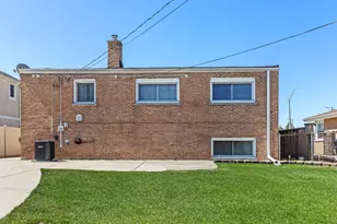 8755 N Oleander Ave, Niles, IL 60714 - Photo 18