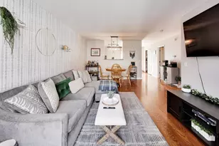 590 N Triumph Ct, Hainesville, IL 60073 - Photo 6