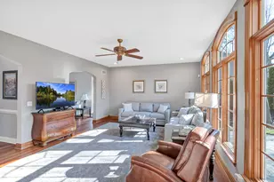 710 Reserve Ct, South Elgin, IL 60177 - Photo 10