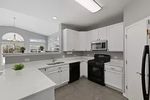 1804 Thornapple Way, Aurora, IL 60504 - Photo 10