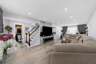 264 N Southport Rd, Mundelein, IL 60060 - Photo 4
