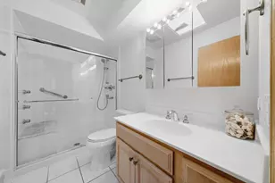 2453 Seville Cir, Northbrook, IL 60062 - Photo 20