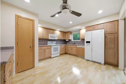 2453 Seville Circle, Northbrook, IL 60062 - Photo 8