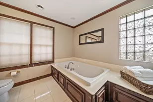 7110 N Odell Ave, Chicago, IL 60631 - Photo 26