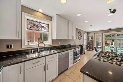 7110 N Odell Avenue, Chicago, IL 60631 - Photo 4