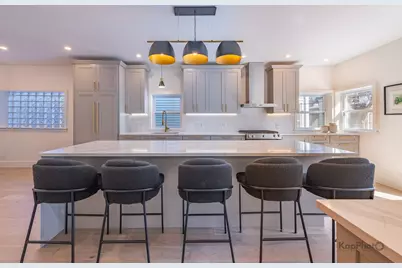 2921 N Seeley Avenue, Chicago, IL 60618 - Photo 6