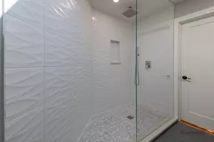 2921 N Seeley Ave, Chicago, IL 60618 - Photo 16