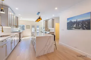 2921 N Seeley Ave, Chicago, IL 60618 - Photo 8