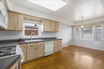 8736 N Ozark Avenue, Niles, IL 60714 - Photo 4