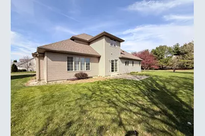 4705 Stonebridge Drive, Champaign, IL 61822 - Photo 4