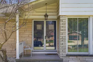 1739 Valley View Dr, Dixon, IL 61021 - Photo 2