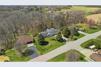 1739 Valley View Drive, Dixon, IL 61021 - Photo 4