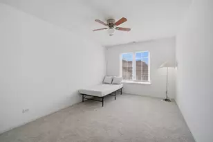 564 Harvey Lake Dr, Vernon Hills, IL 60061 - Photo 14