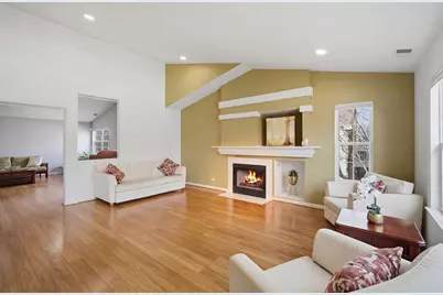 564 Harvey Lake Drive, Vernon Hills, IL 60061 - Photo 8