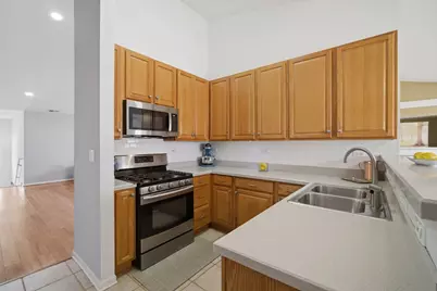 564 Harvey Lake Drive, Vernon Hills, IL 60061 - Photo 12