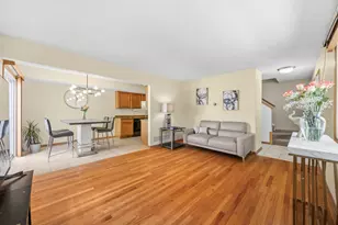 12962 S May St, Calumet Park, IL 60827 - Photo 4