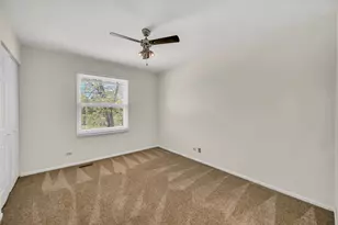 1100 Lockwood Dr, Buffalo Grove, IL 60089 - Photo 26