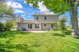 1100 Lockwood Dr, Buffalo Grove, IL 60089 - Photo 32