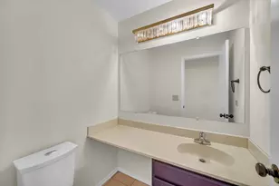 1100 Lockwood Dr, Buffalo Grove, IL 60089 - Photo 18