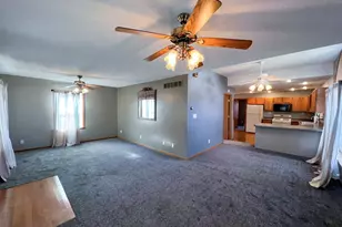 402 S Illinois St, Streator, IL 61364 - Photo 8