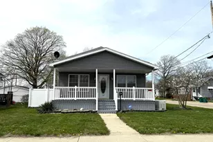 402 S Illinois St, Streator, IL 61364 - Photo 2