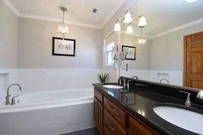 349 Blackhawk Road, Riverside, IL 60546 - Photo 18