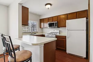 25 N Oltendorf Rd, Streamwood, IL 60107 - Photo 8