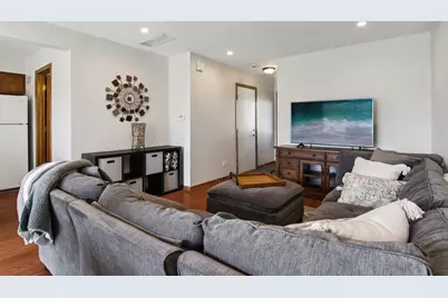 25 N Oltendorf Road, Streamwood, IL 60107 - Photo 4