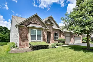 572 Tuscan View Dr, Elgin, IL 60124 - Photo 2