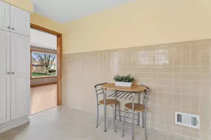 7661 N Neva Ave, Niles, IL 60714 - Photo 8