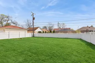 7661 N Neva Ave, Niles, IL 60714 - Photo 18