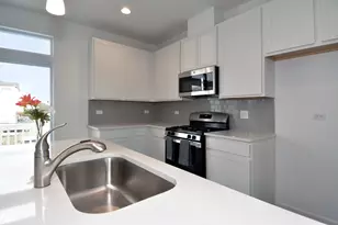 309 Timberleaf Cir, Roselle, IL 60172 - Photo 8