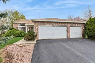 1921 Baldwin Way, Bolingbrook, IL 60490 - Photo 2