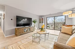 2150 Valencia Dr, Northbrook, IL 60062 - Photo 4