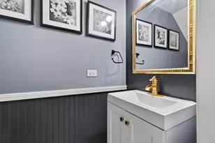 1538 Bristol Ln, Wood Dale, IL 60191 - Photo 8