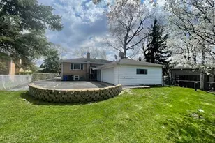 8574 W 73rd Pl, Justice, IL 60458 - Photo 6