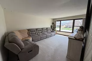 18052 Soleri Dr, Country Club Hills, IL 60478 - Photo 4