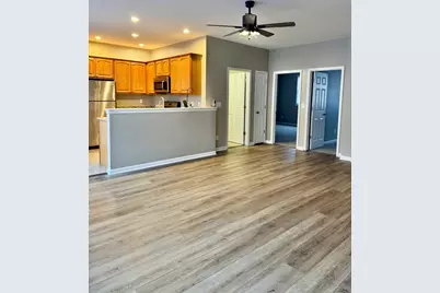 255 N Sacramento Street #D, Sycamore, IL 60178 - Photo 2