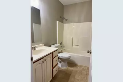 255 N Sacramento Street #D, Sycamore, IL 60178 - Photo 6