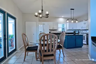 415 Kingsport Dr, Gurnee, IL 60031 - Photo 8