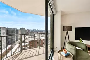 3660 N Lake Shore Dr, Chicago, IL 60613 - Photo 4