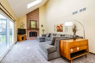 381 Millington Ln, Aurora, IL 60504 - Photo 12