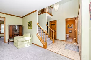 381 Millington Ln, Aurora, IL 60504 - Photo 6