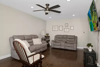 11046 S Ewing Avenue, Chicago, IL 60617 - Photo 4