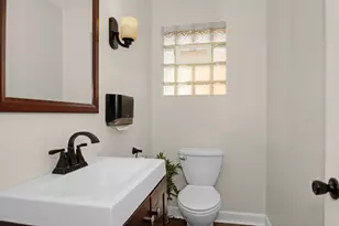 11046 S Ewing Ave, Chicago, IL 60617 - Photo 10