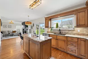 5515 Chancery Way, Lake in the Hills, IL 60156 - Photo 10